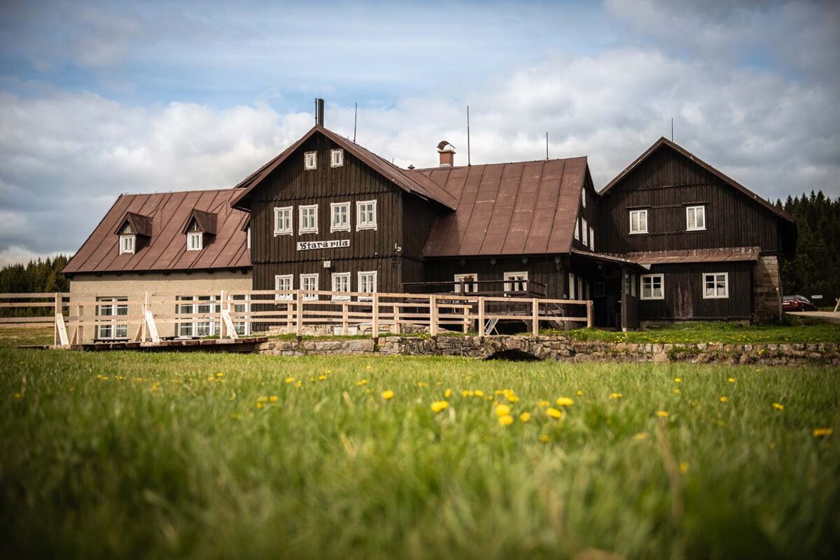 stara-pila-zvenku.jpg